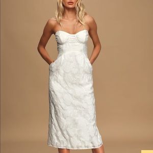 Lulu’s From this Day White Floral Jacquard Strapless Midi Dress